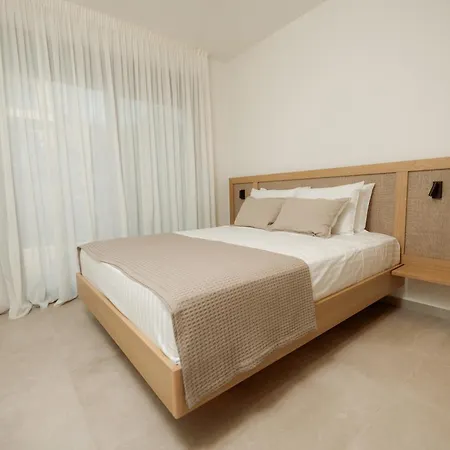 Aktis Seaside Living 4*