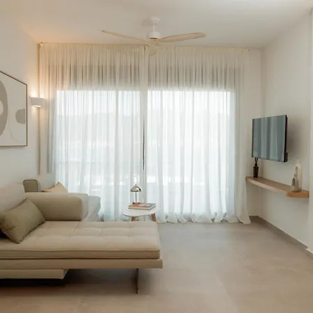 Lägenhetshotell Aktis Seaside Living 4*